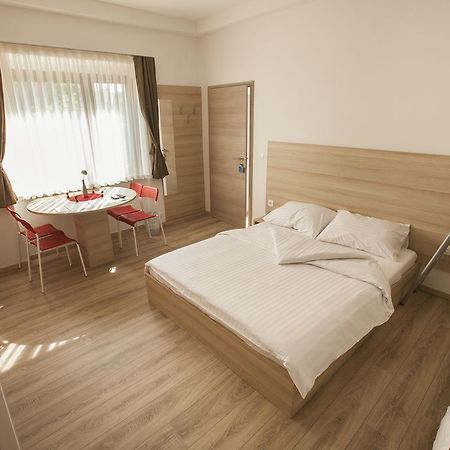 Sweet Dreams Rooms And Apartments Postojna Eksteriør billede