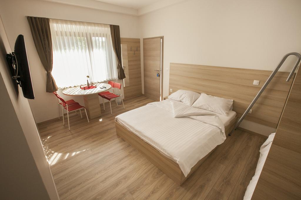 Sweet Dreams Rooms And Apartments Postojna Eksteriør billede